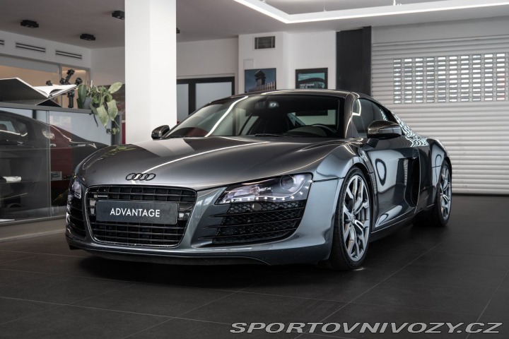 Audi R8 Manuál/V8 FSI 2011