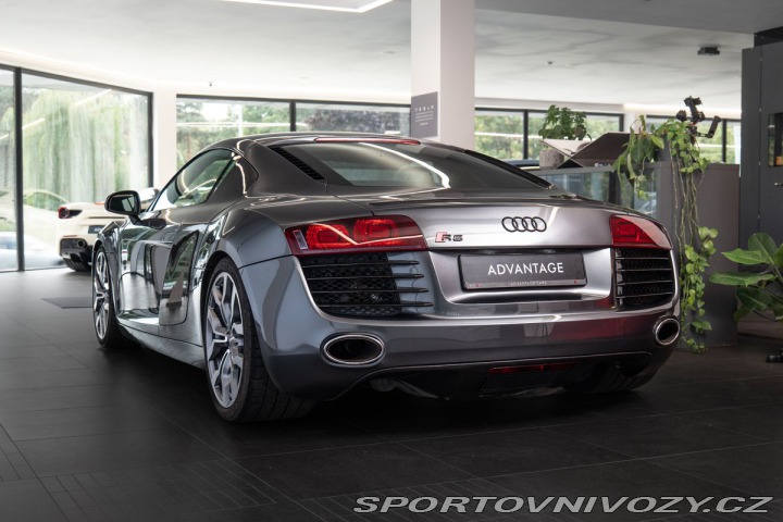 Audi R8 Manuál/V8 FSI 2011