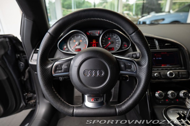Audi R8 Manuál/V8 FSI 2011