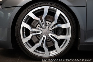 Audi R8 Manuál/V8 FSI 2011