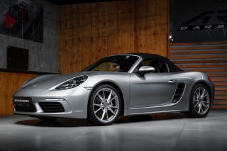 Porsche Boxster 718, CHRONO, PASM, VÝFUKY