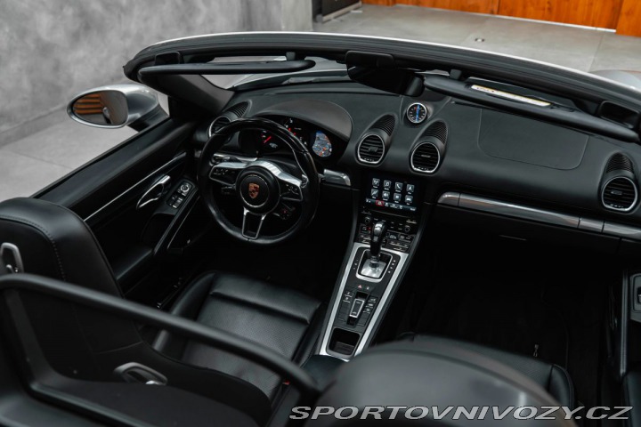Porsche Boxster 718, CHRONO, PASM, VÝFUKY 1800