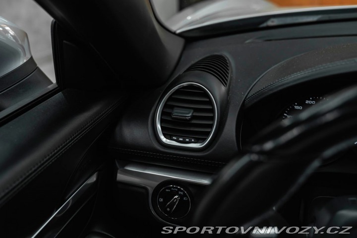 Porsche Boxster 718, CHRONO, PASM, VÝFUKY 1800
