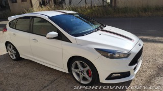 Ford Focus ST  2015