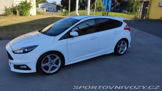 Ford Focus ST  2015