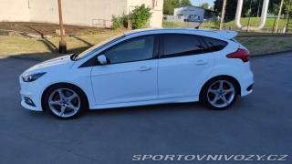 Ford Focus ST  2015