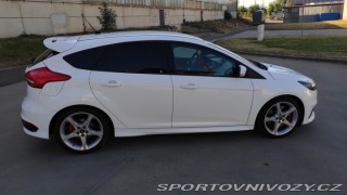 Ford Focus ST  2015