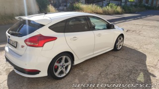 Ford Focus ST  2015