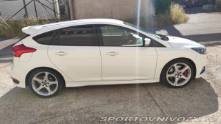 Ford Focus ST  2015