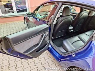 Tesla Model 3  2021