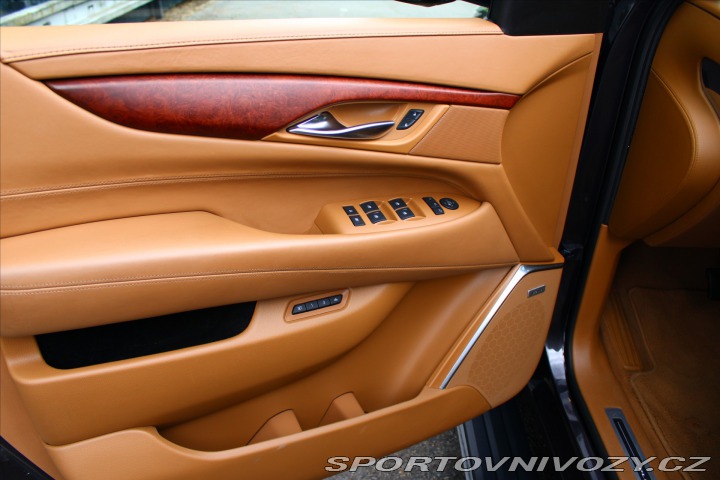 Ostatní značky Ostatní modely Cadillac Escalade ESV Platinum  CZ/EU Verze 2017