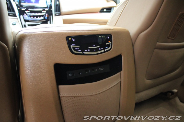 Ostatní značky Ostatní modely Cadillac Escalade ESV Platinum  CZ/EU Verze 2017