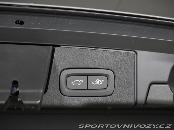 Volvo Ostatní modely XC60 2,0 T6 Plus Bright 2025