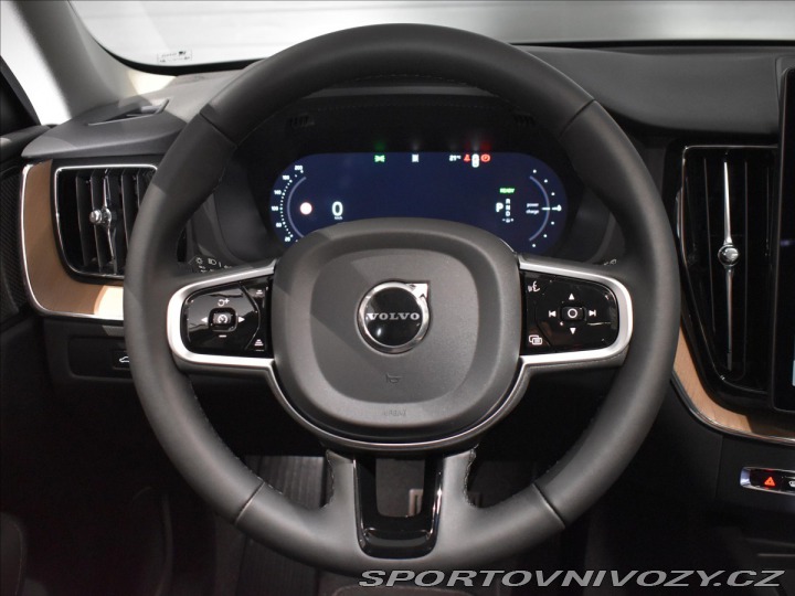 Volvo Ostatní modely XC60 2,0 T6 Plus Bright 2025