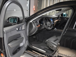 Volvo Ostatní modely XC60 2,0 T6  Ultimate Dark 2024