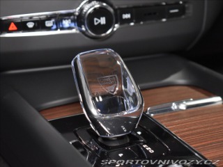 Volvo Ostatní modely XC60 2,0 T6  Ultimate Dark 2024