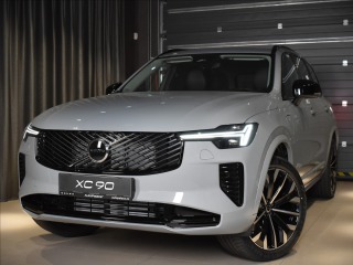 Volvo  XC90 2,0 T8  Plus Dark