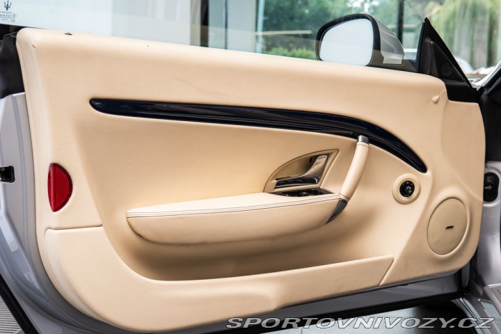 Maserati GranCabrio  1800