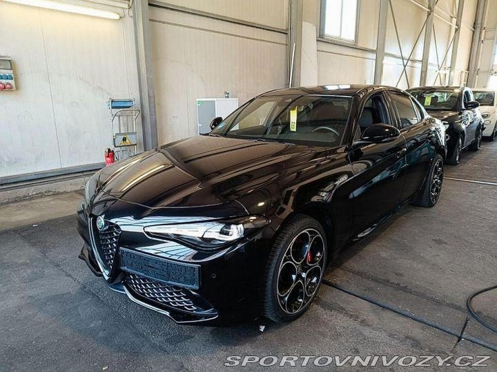 Alfa Romeo Giulia 2.0 Turbo 16V 206kW AT8-Q 2024