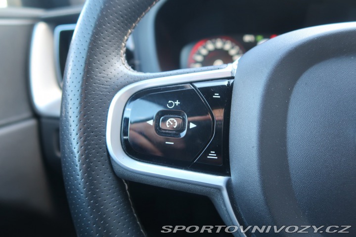 Volvo Ostatní modely XC60 R-Design T6 AWD 2018