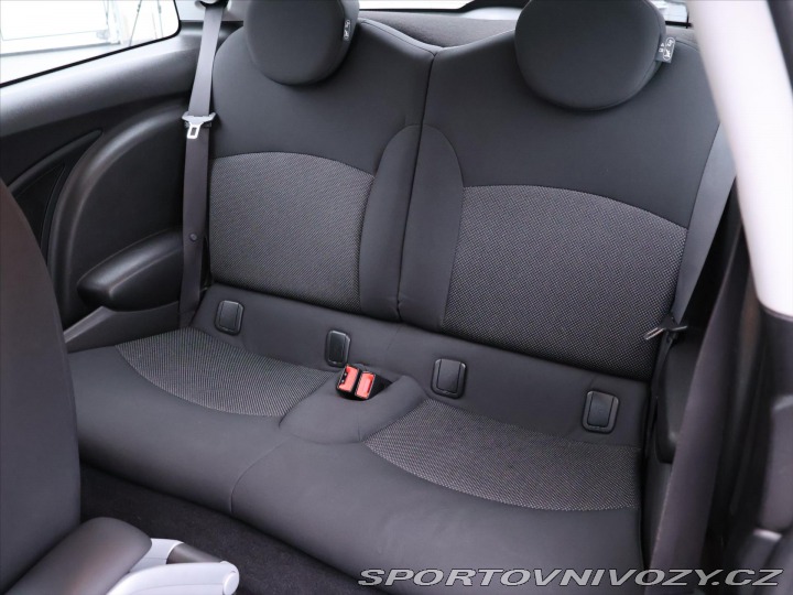 Mini One 1,4 i 70kW Klimatizace 1 2008