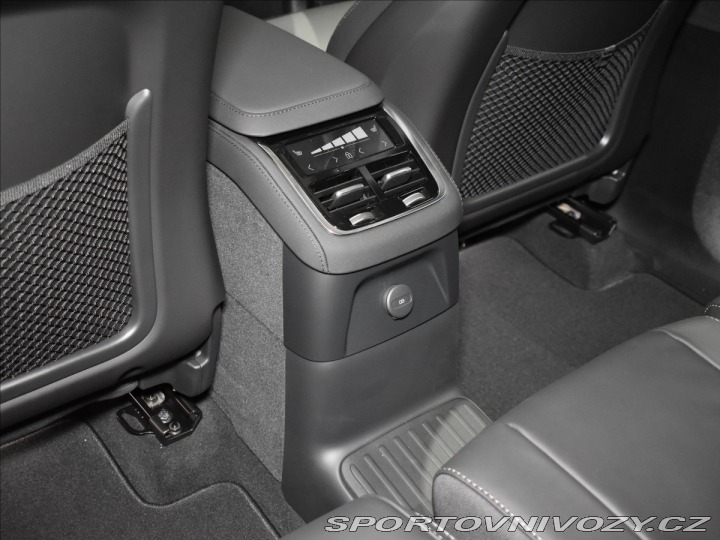 Volvo Ostatní modely XC90 2,0 T8 Ultra Dark 2025