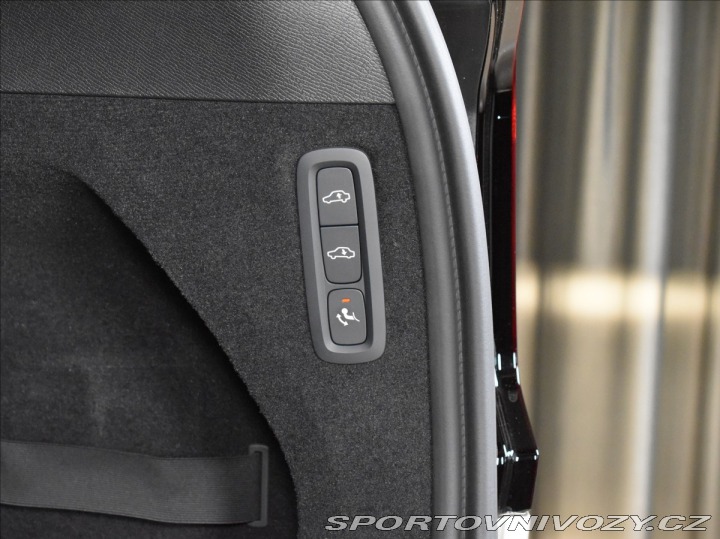 Volvo Ostatní modely XC90 2,0 T8 Ultra Dark 2025