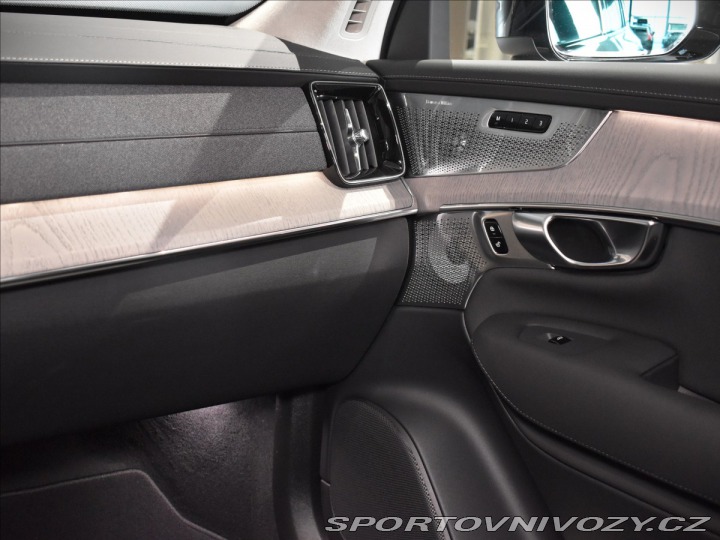 Volvo Ostatní modely XC90 2,0 T8 Ultra Dark 2025