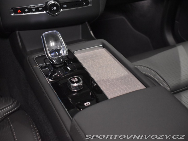 Volvo Ostatní modely XC90 2,0 T8 Ultra Dark 2025
