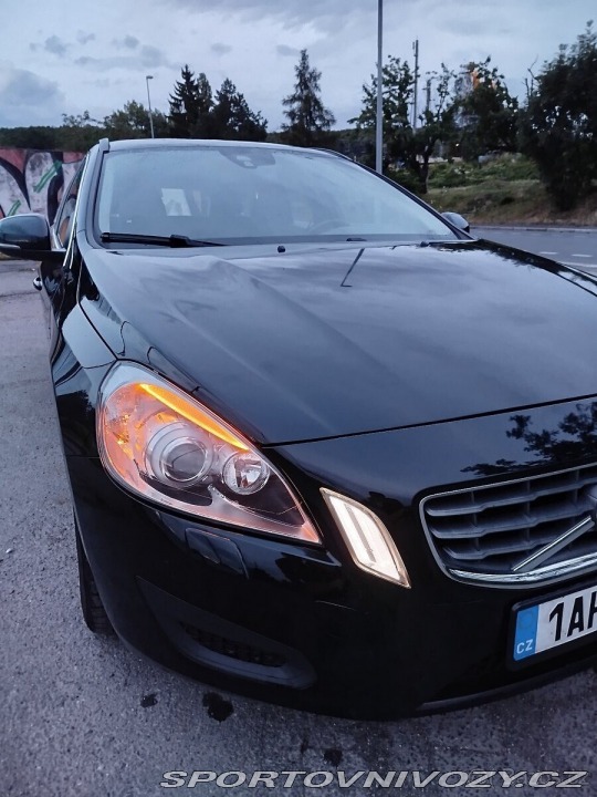 Volvo V60 2,0 2012r. Diesel 2012