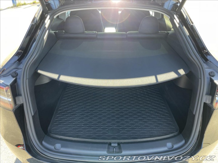 Tesla Model Y LR AWD R20*AMD*Záruka do 2022