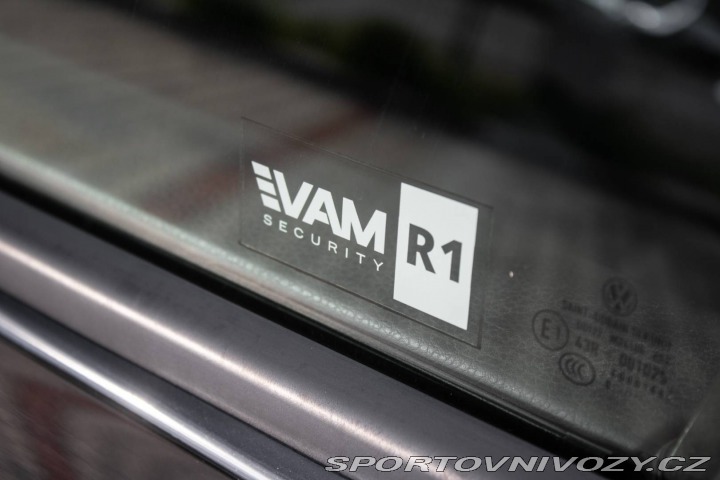 Volkswagen Golf 2.0 TFSI 270k R 4-Motion 2011