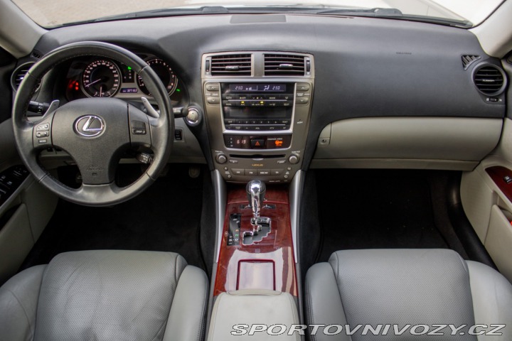 Lexus IS 250 / AJ NA SPLÁTKY / 2007