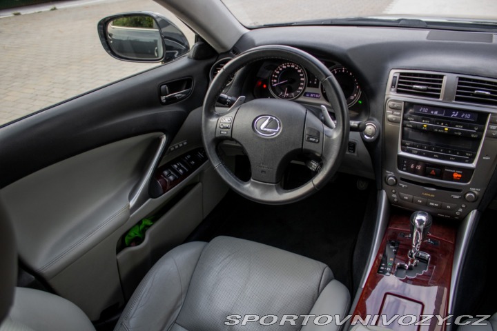 Lexus IS 250 / AJ NA SPLÁTKY / 2007