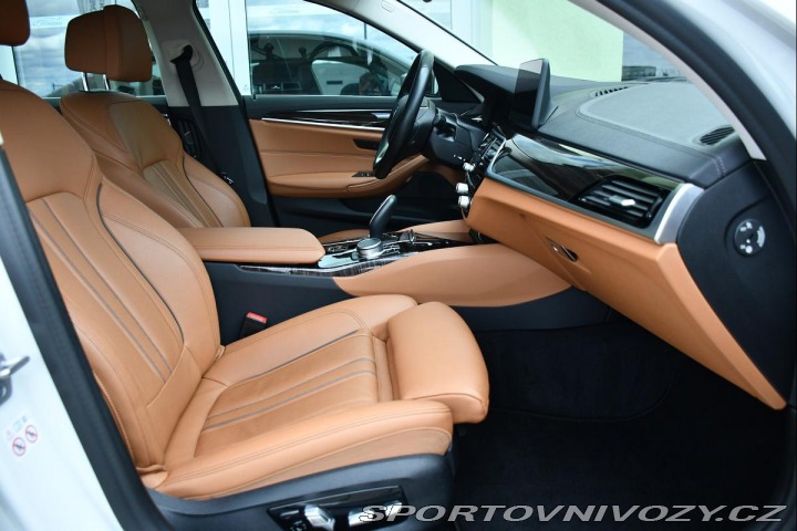 BMW 5 530d LUXURY LINE LASER K3 2020