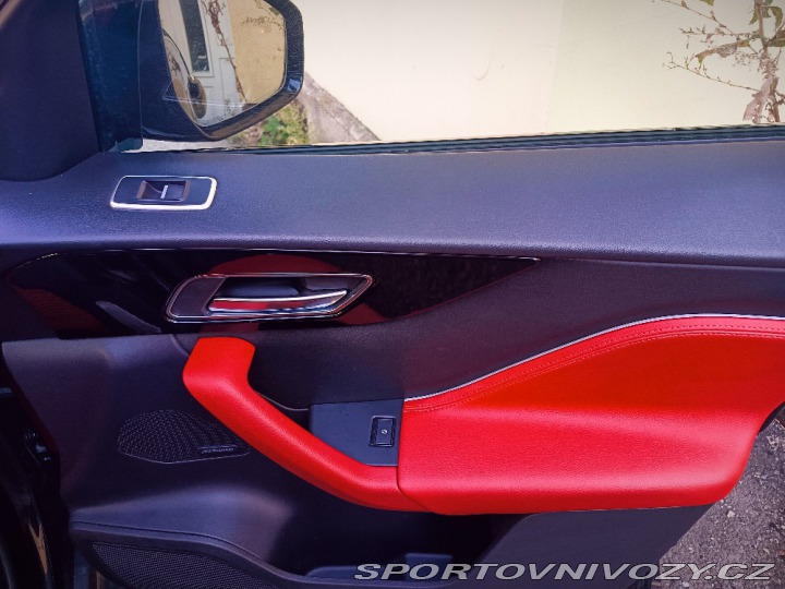 Jaguar F-Pace 3,0D R-Sport AWD 4X4 ČR 2016