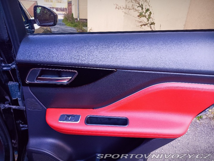 Jaguar F-Pace 3,0D R-Sport AWD 4X4 ČR 2016