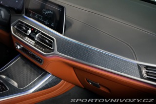 BMW X7 M50i*B&W*VERDE ERMES* 2022