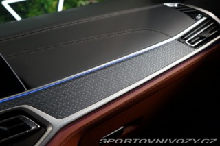 BMW X7 M50i*B&W*VERDE ERMES* 2022