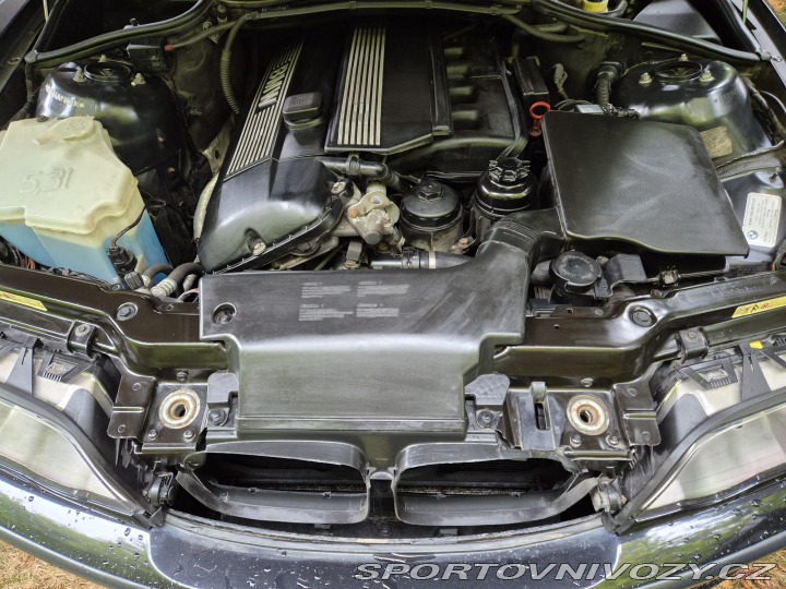 BMW 3 330i (E46) 2001