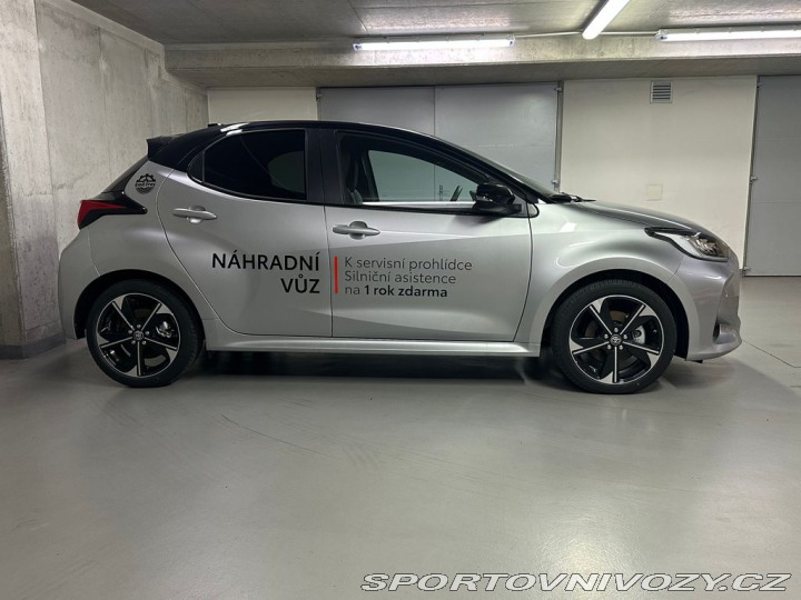 Toyota Yaris Premiere Edition 1.5 Hybr 1800
