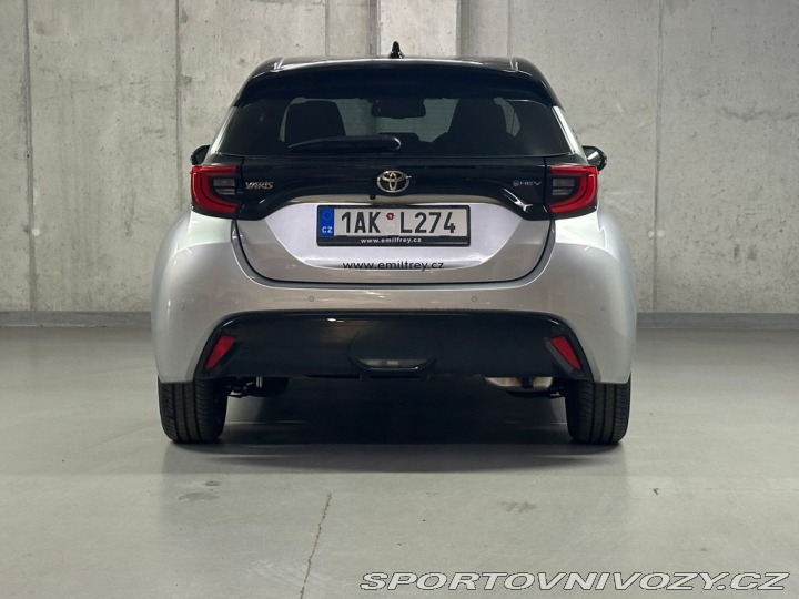Toyota Yaris Premiere Edition 1.5 Hybr 1800