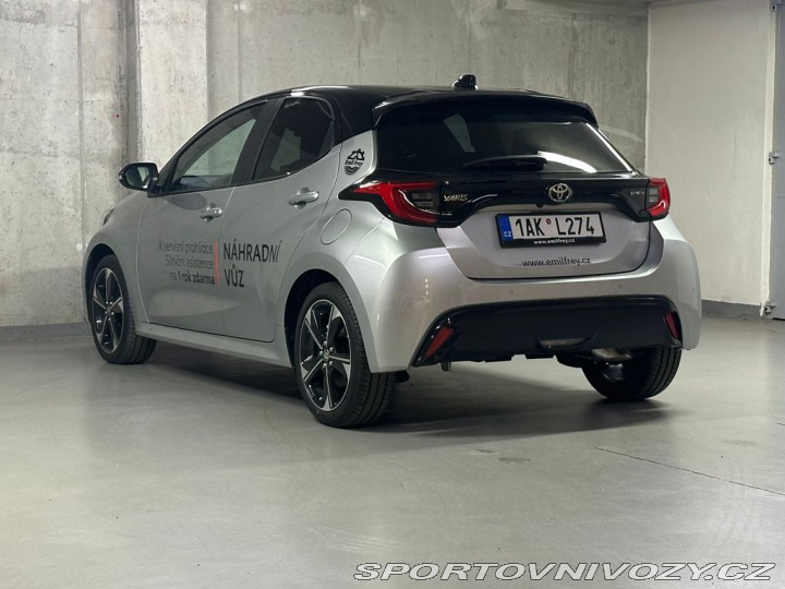Toyota Yaris Premiere Edition 1.5 Hybr 1800