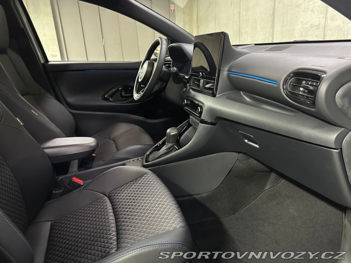 Toyota Yaris Premiere Edition 1.5 Hybr 1800