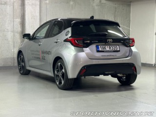 Toyota Yaris Premiere Edition 1.5 Hybr 1800