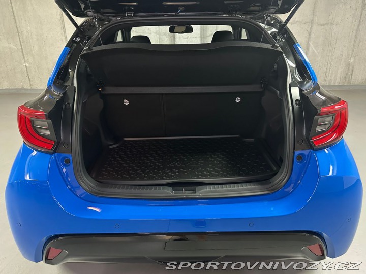 Toyota Yaris Premiere Edition 1.5 Hybr 1800
