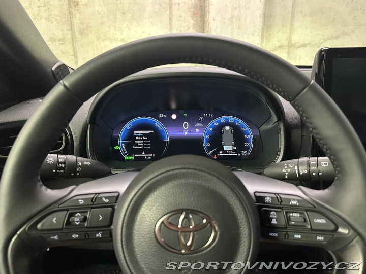 Toyota Yaris Premiere Edition 1.5 Hybr 1800