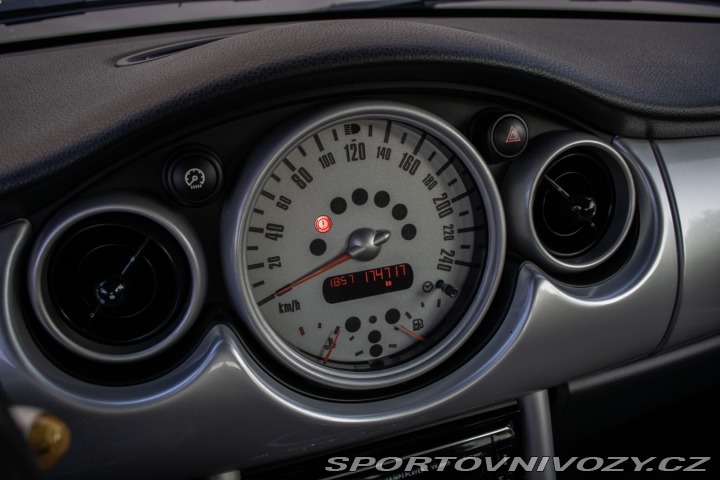 Mini Cooper // AJ NA SPLÁTKY 2006