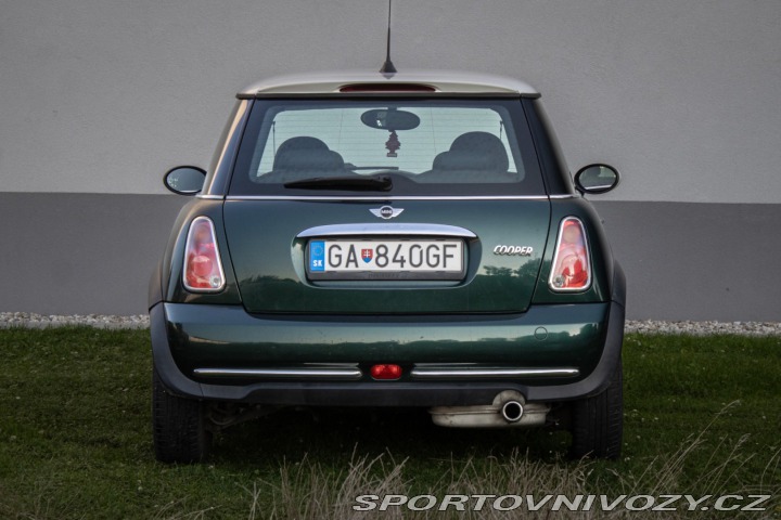Mini Cooper // AJ NA SPLÁTKY 2006
