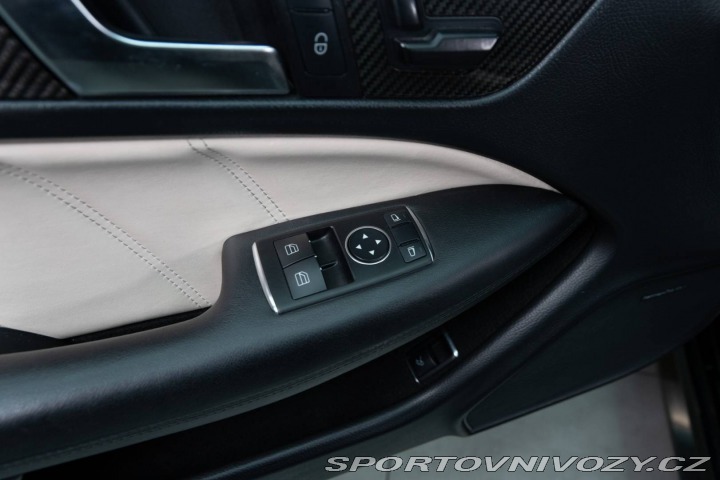 Mercedes-Benz C Kupé AMG 63 2012